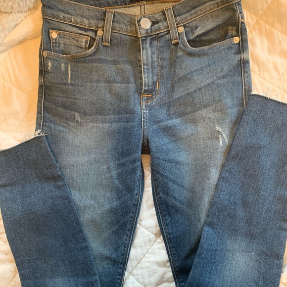 Hudson denim distressed skinny jeans. - Picture 2 of 6